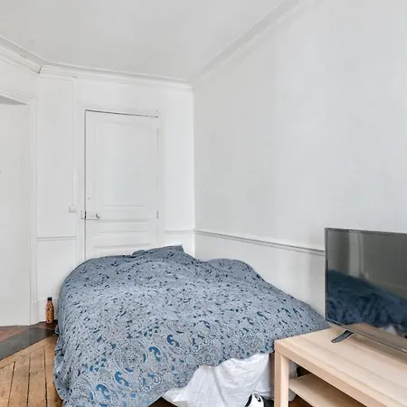 Old For 3 People - 18 * Parijs